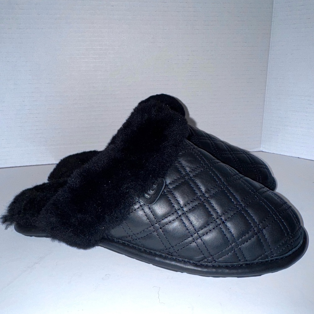 UGG Scuffette Quilted Black Shearling Slippers 10US
